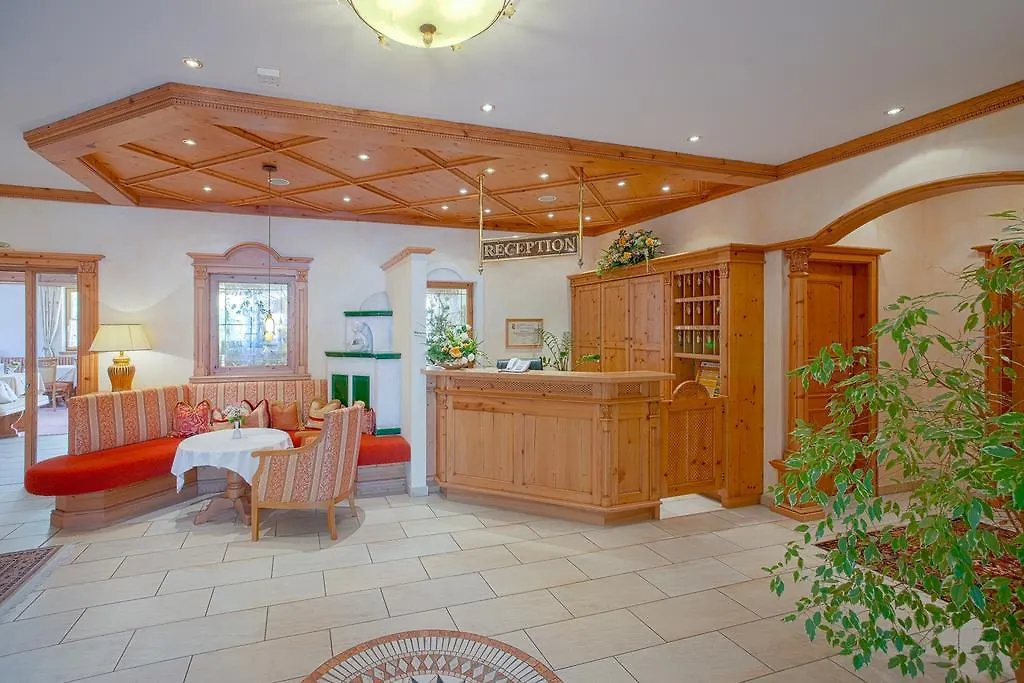 Landhaus Grünau Wals-Siezenheim 3*,